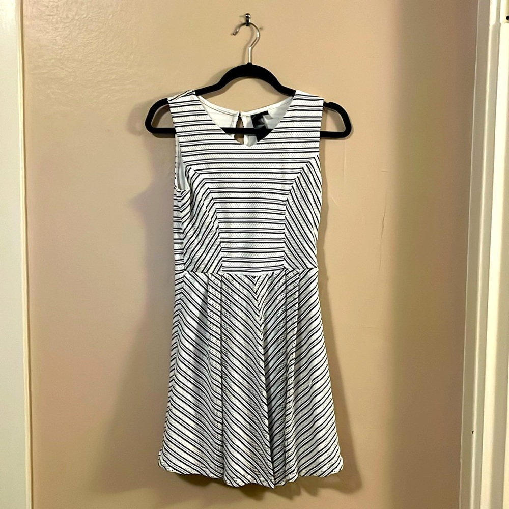 Sleeveless Black White Mesh Striped Fit & Flare Dress S